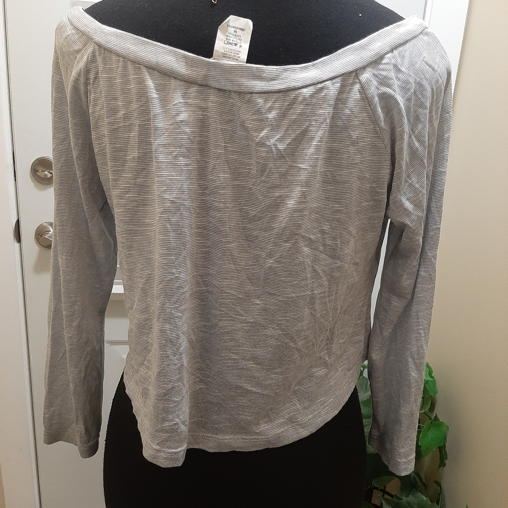 Crop Tops - Picture 4 of 5